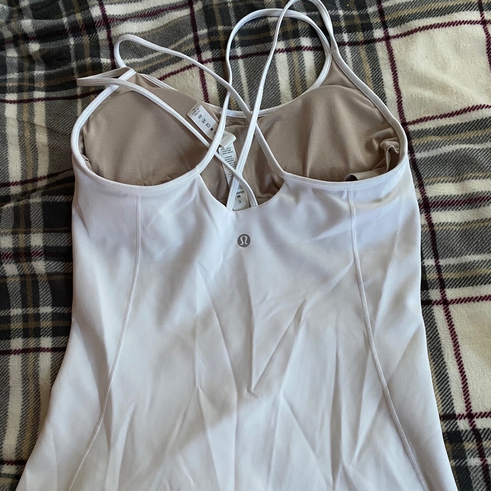 Size 6 Lululemon Free To Be Tank 
Everlux